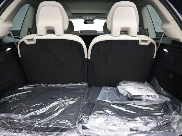 New 2026 Volvo XC90 B6 Ultra w/ Protection Package image 32