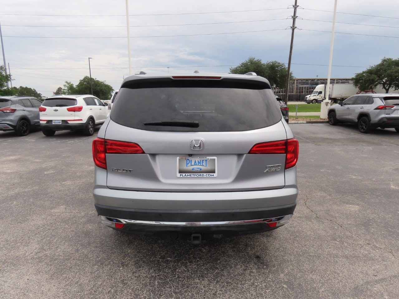 Used 2017 Honda Pilot Touring image 13