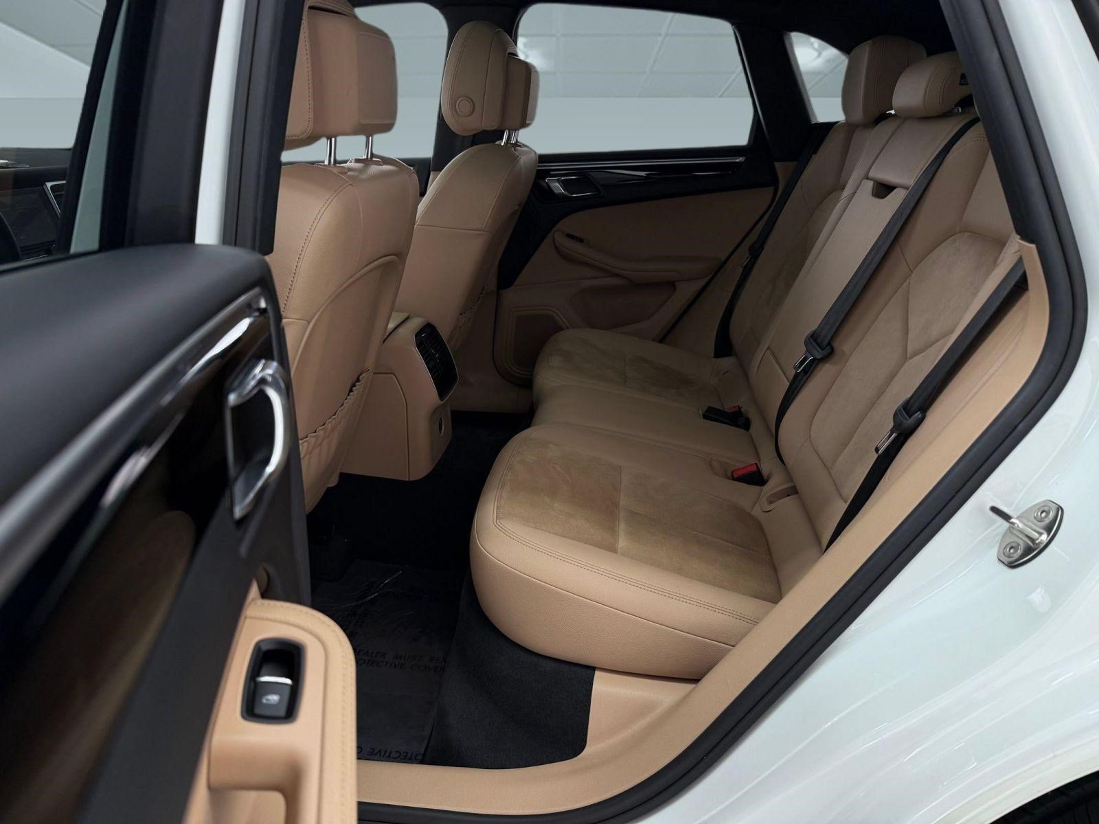 Used 2019 Porsche Macan AWD/4WD image 18