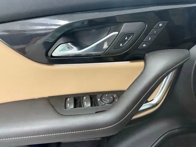 Used 2023 Chevrolet Blazer Premier w/ Enhanced Convenience Package FWD image 15
