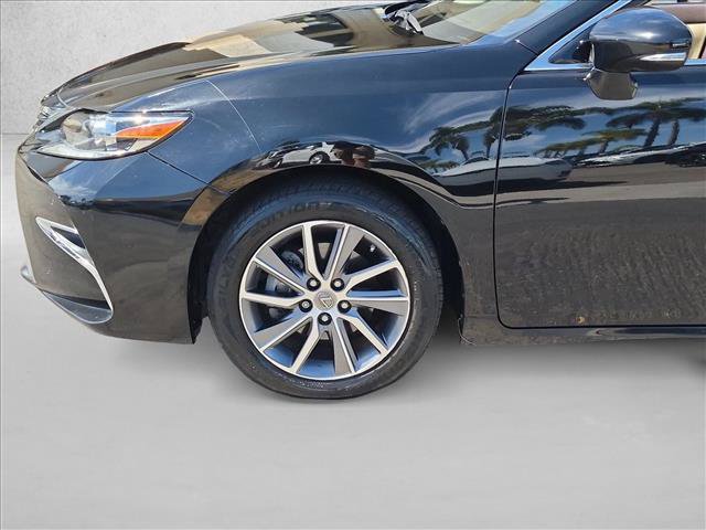 Used 2017 Lexus ES 300h w/ Navigation System Package FWD image 23