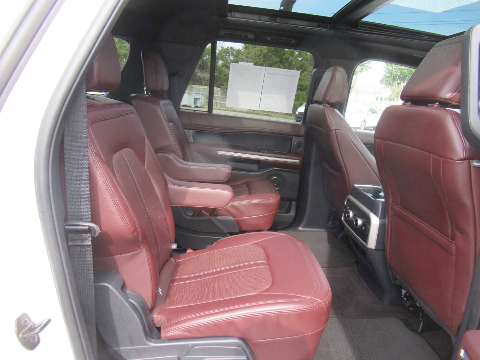 Used 2022 Ford Expedition Max Limited image 23