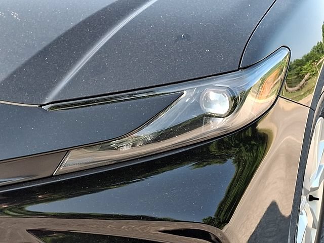 Used 2025 Toyota Camry LE FWD image 9