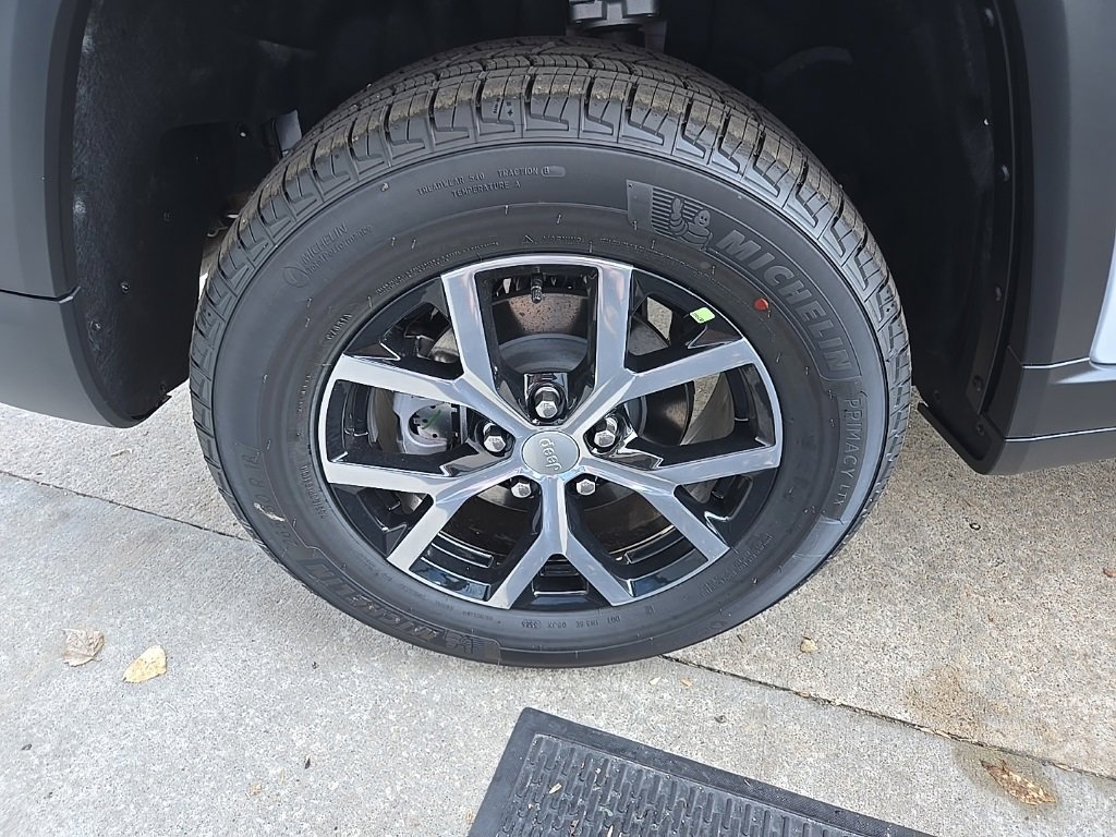 New 2025 Jeep Grand Cherokee Limited w/ Luxury Tech Group II image 21