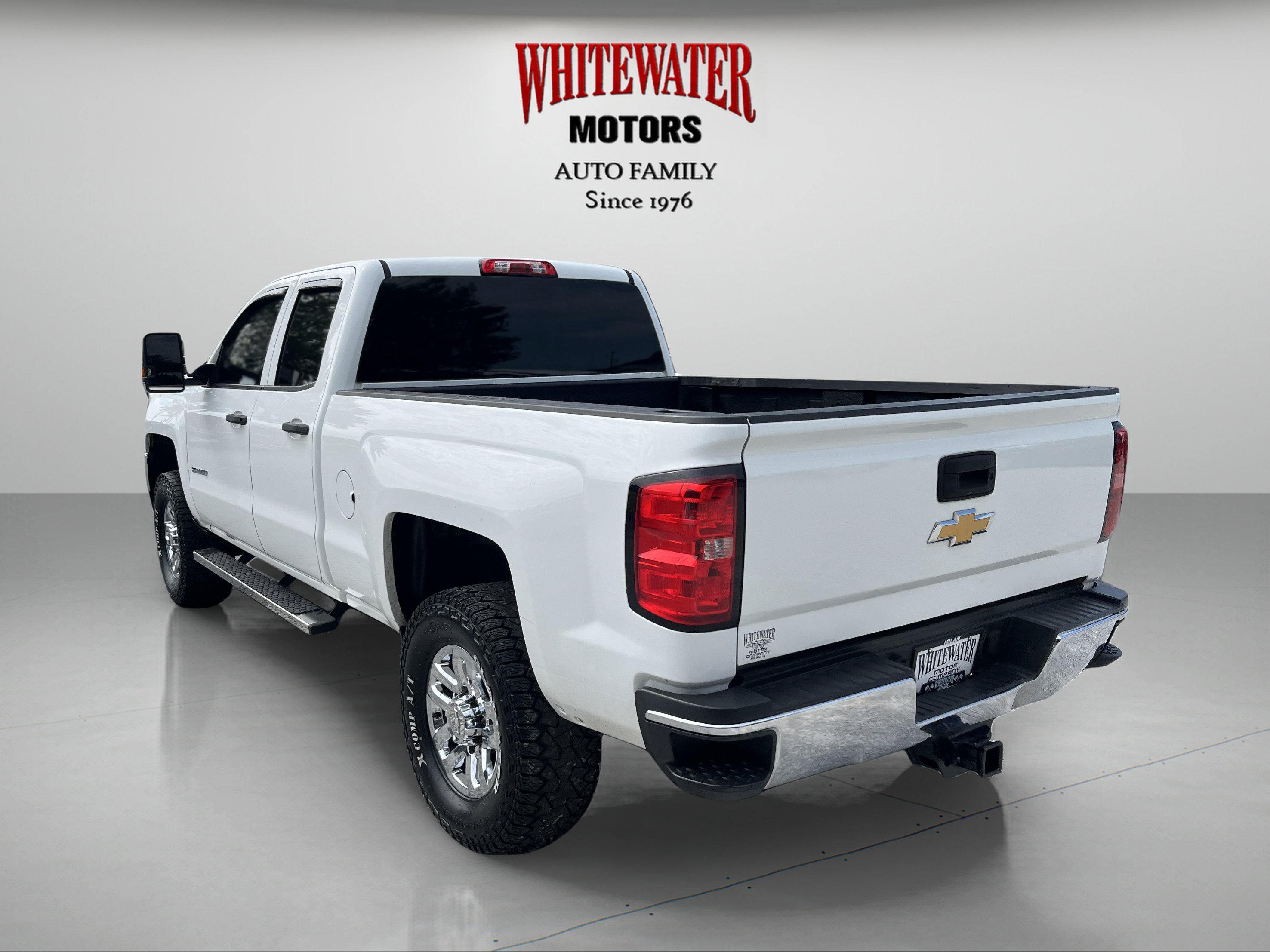 Used 2017 Chevrolet Silverado 2500 W/T w/ Snow Plow Prep Package AWD/4WD image 3