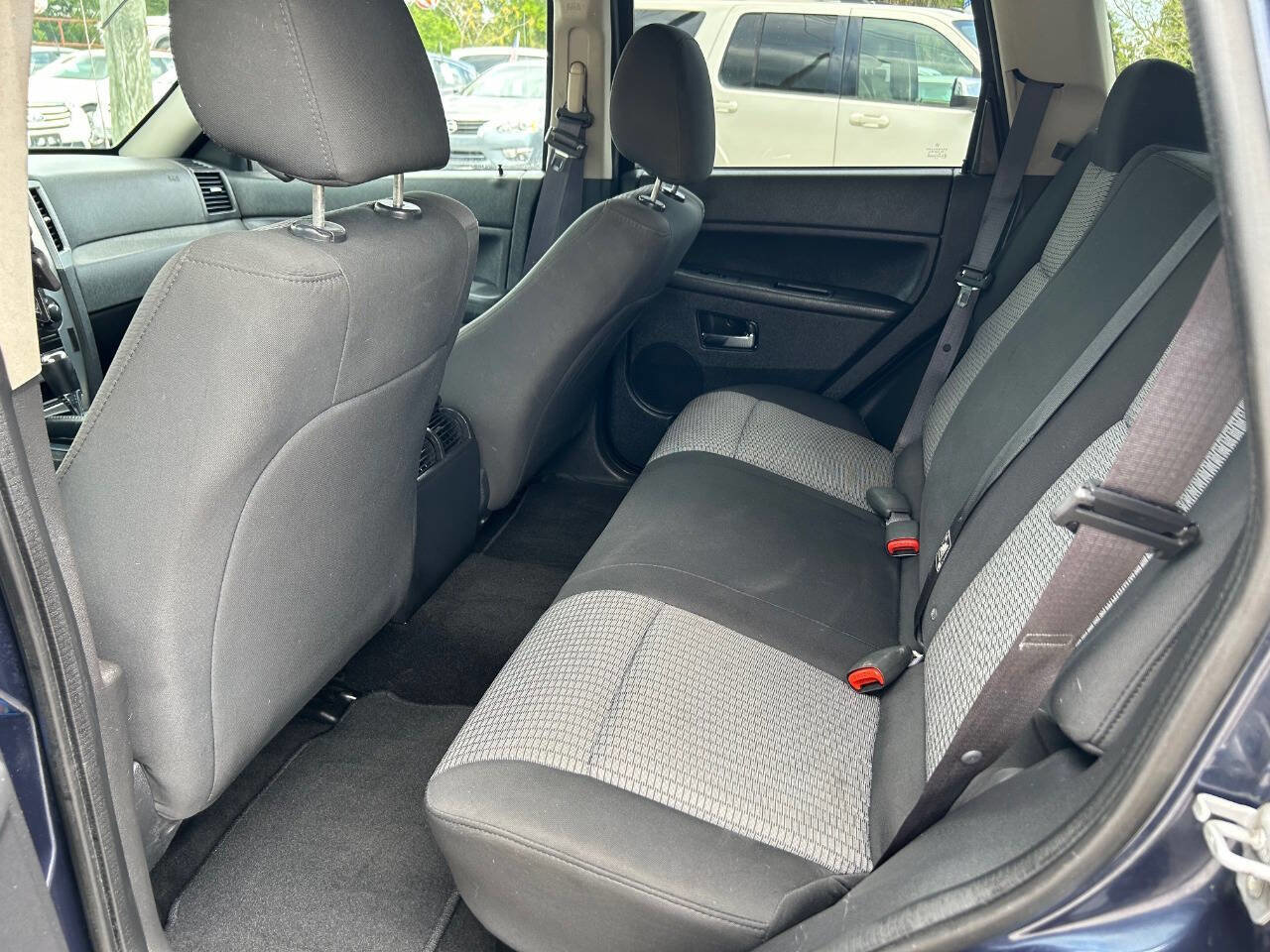 Used 2009 Jeep Grand Cherokee Laredo w/ Sun/Sound Group image 12