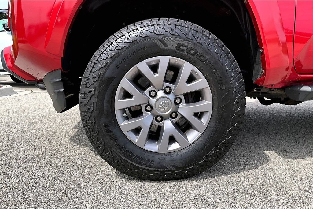 Used 2019 Toyota Tacoma SR5 AWD/4WD image 10