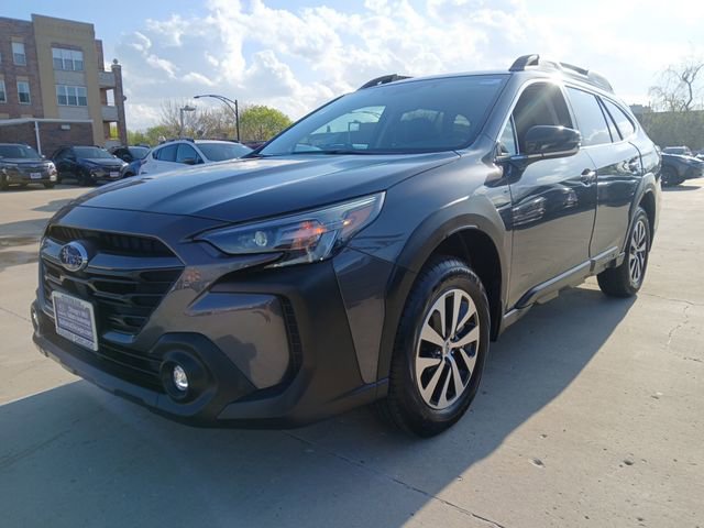 Certified 2025 Subaru Outback Premium AWD/4WD image 7