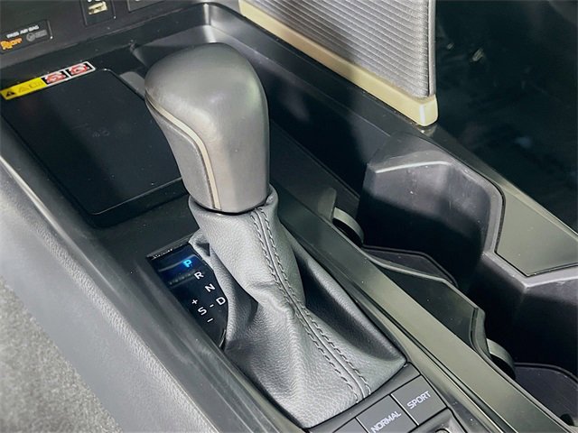 Used 2025 Toyota Camry SE image 23