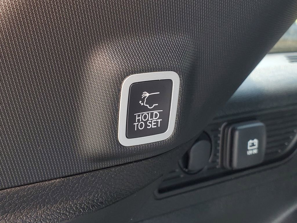 New 2025 Jeep Grand Cherokee Limited image 10