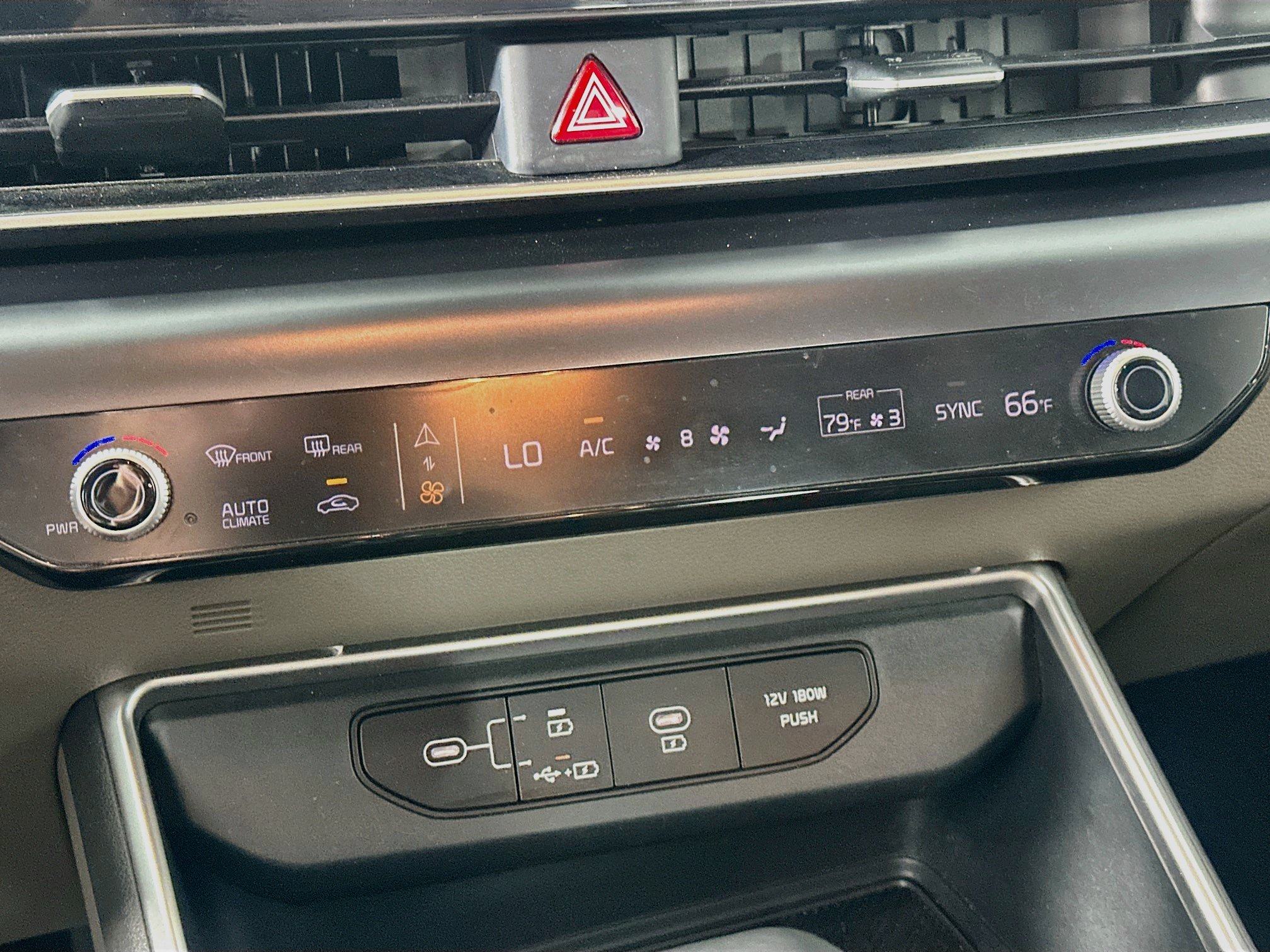 Used 2025 Kia Carnival FWD image 24