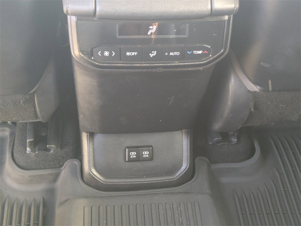 Used 2021 Toyota Highlander XLE image 15
