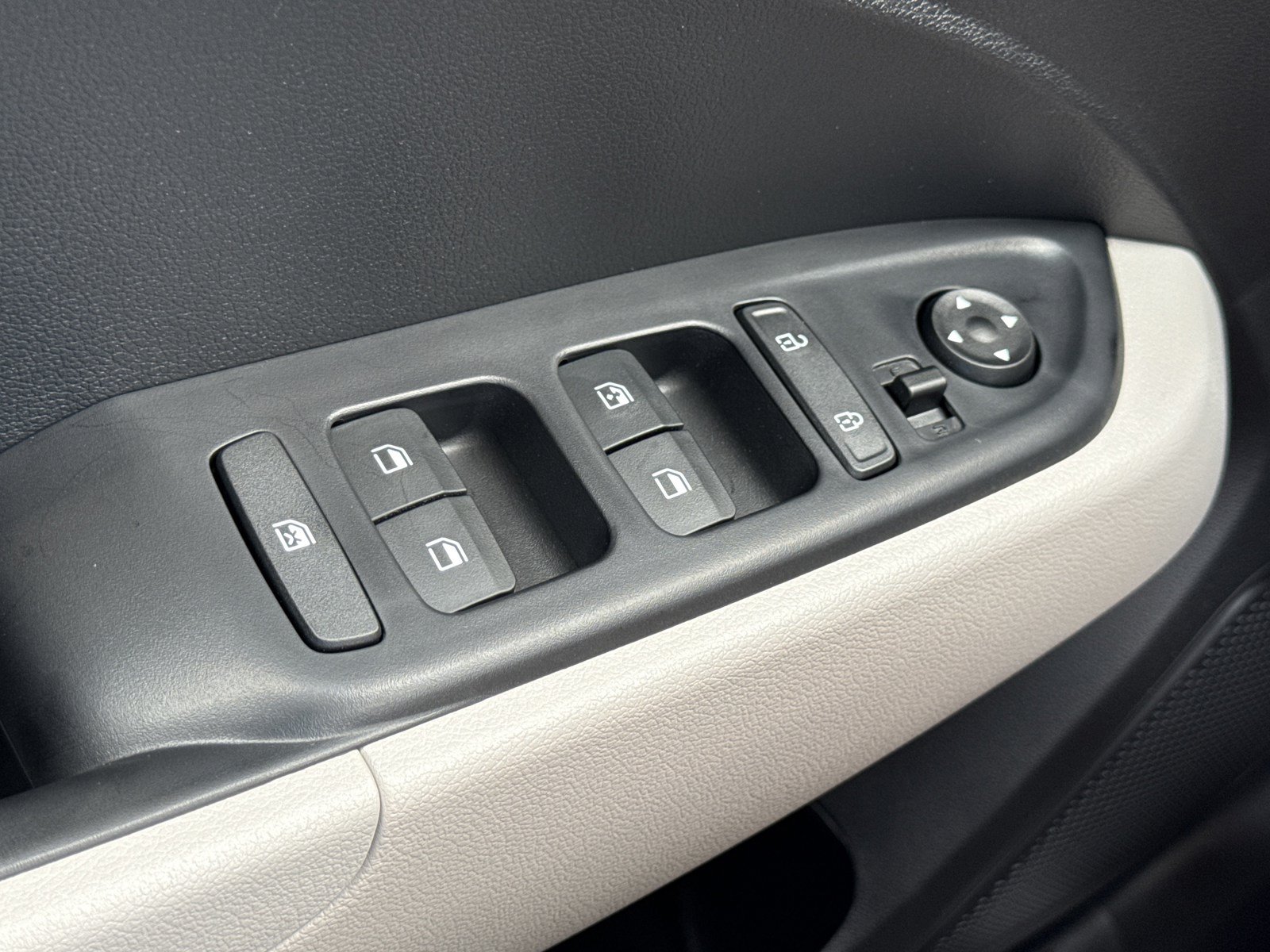 New 2026 Hyundai Venue SEL FWD image 16