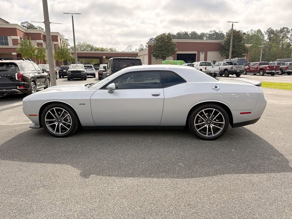 Used 2023 Dodge Challenger R/T RWD image 6