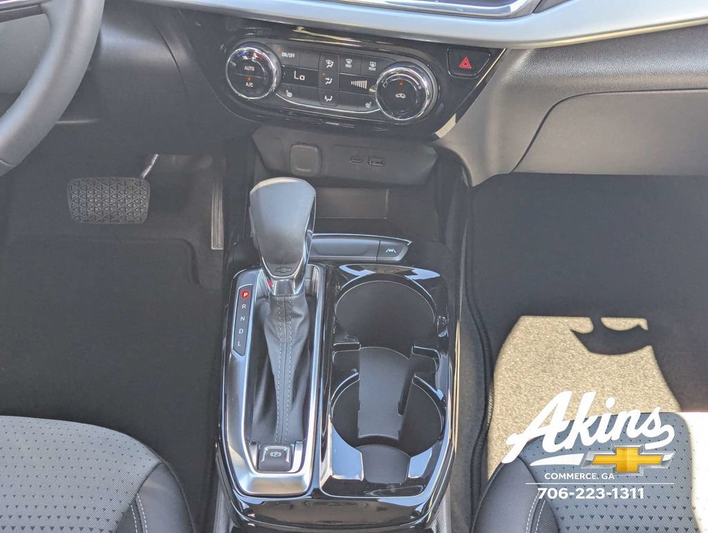 New 2026 Chevrolet Trax LT w/ LT Convenience Package FWD image 18