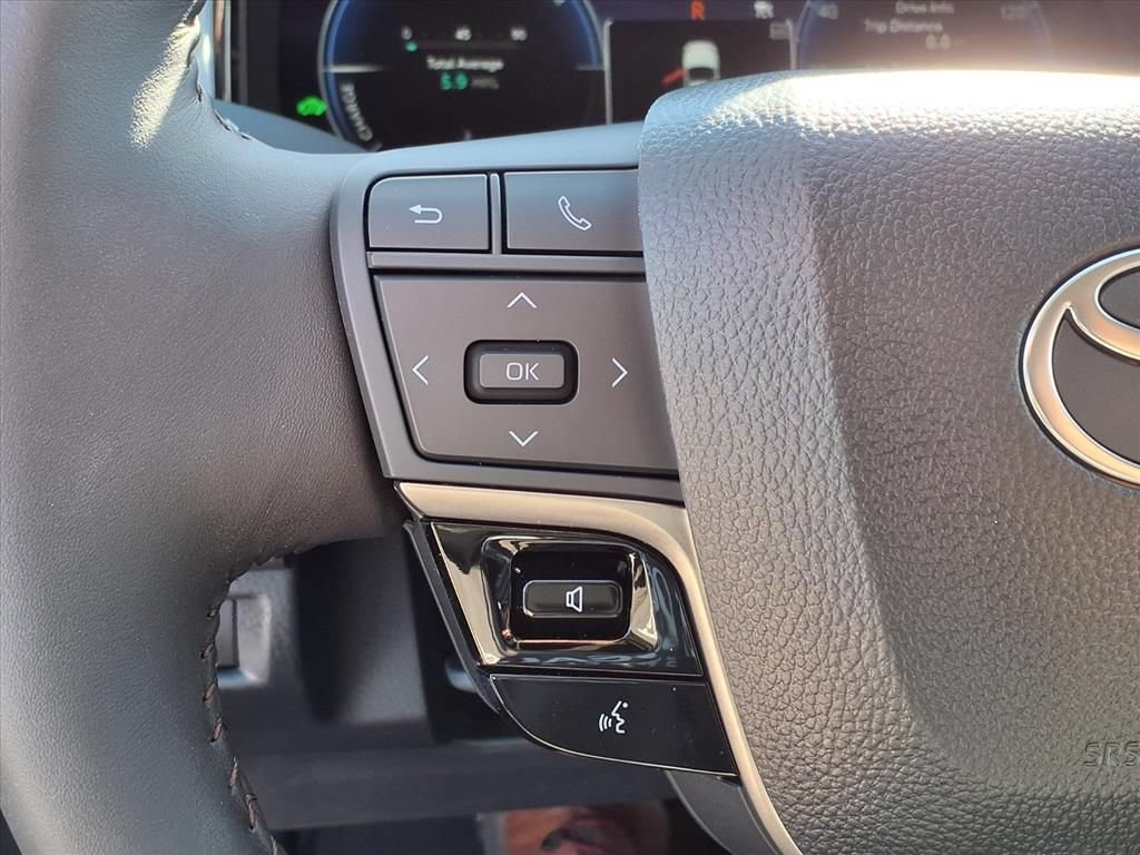Used 2026 Toyota Camry XLE FWD image 13
