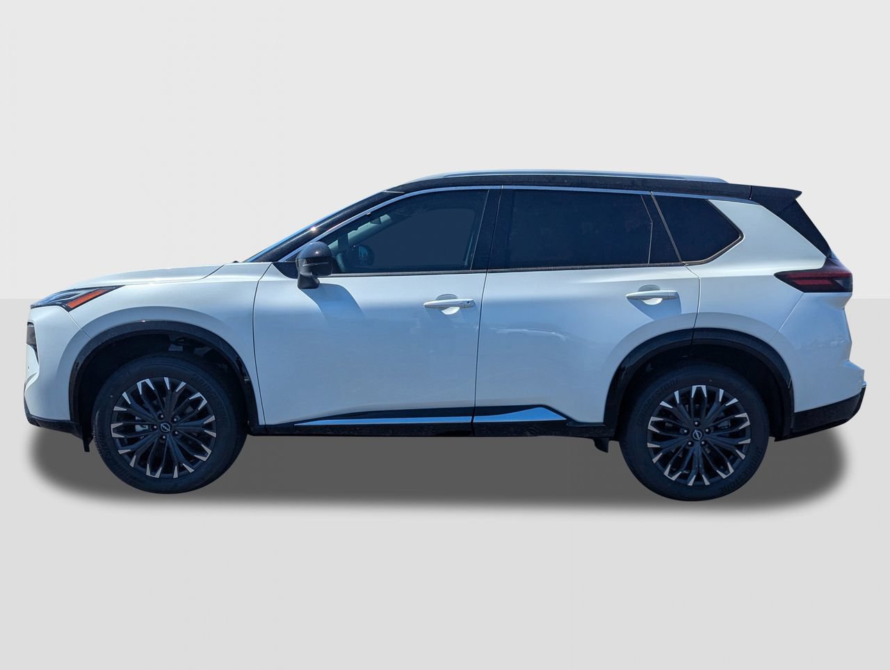 New 2026 Nissan Rogue Platinum w/ Platinum Premium Package AWD/4WD image 2