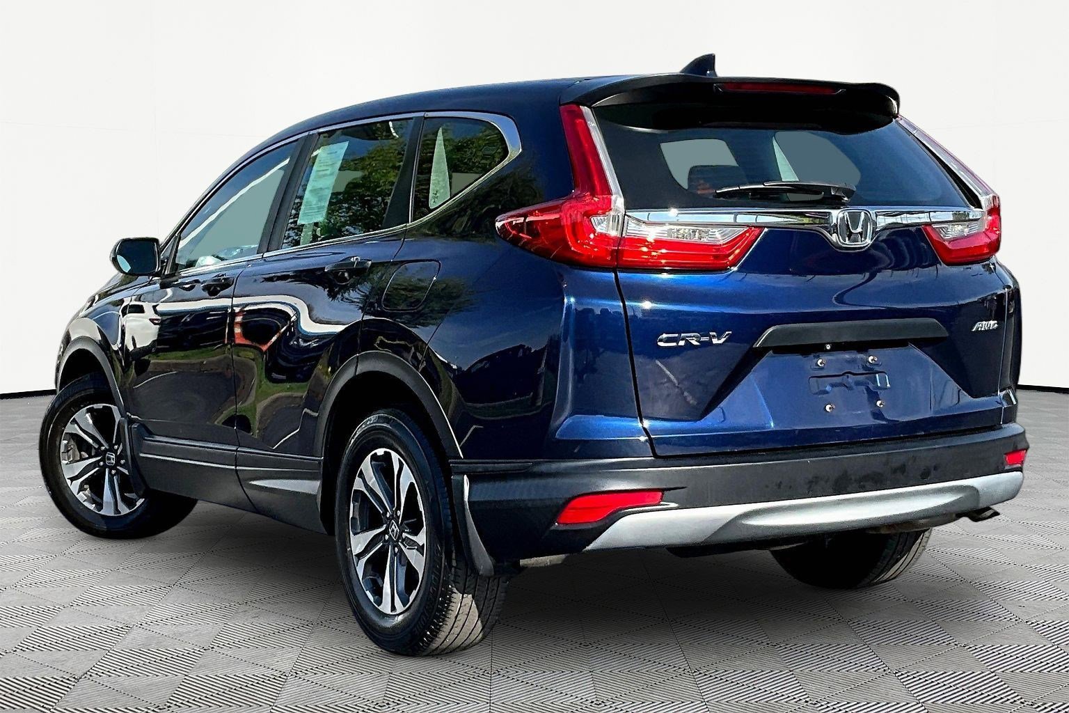 Used 2018 Honda CR-V LX image 4