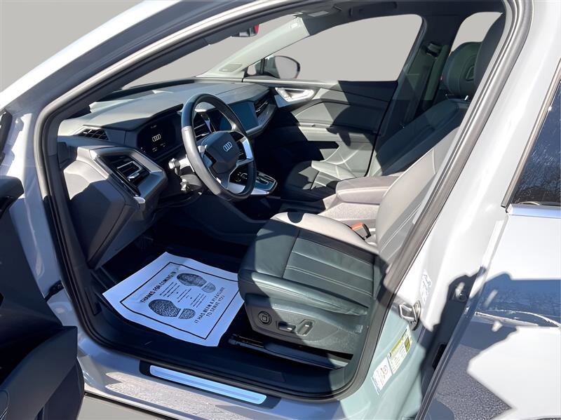 Used 2022 Audi Q4 e-tron Prestige image 12