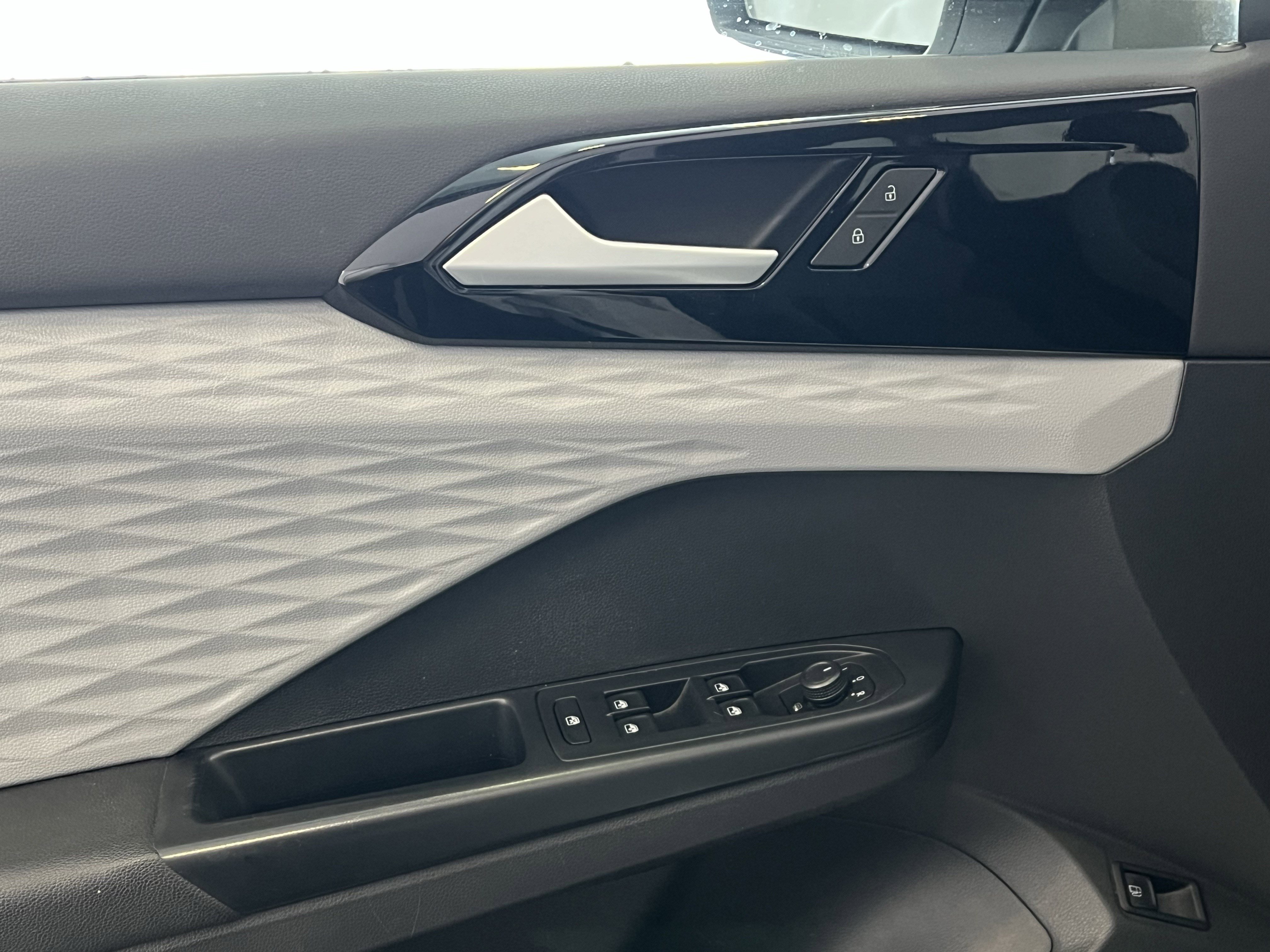 Used 2022 Volkswagen Taos S w/ IQ Drive S Package image 14