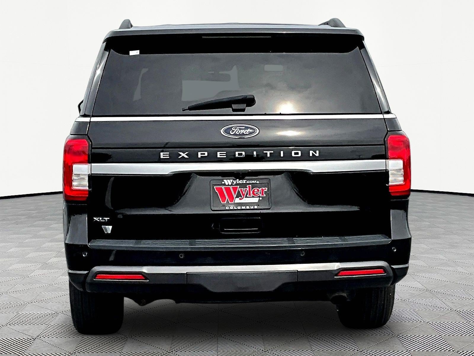 Used 2022 Ford Expedition XLT AWD/4WD image 5