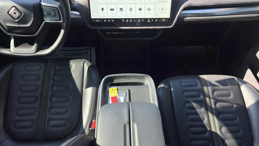 Used 2025 Rivian R1T Adventure Dual AWD/4WD image 15