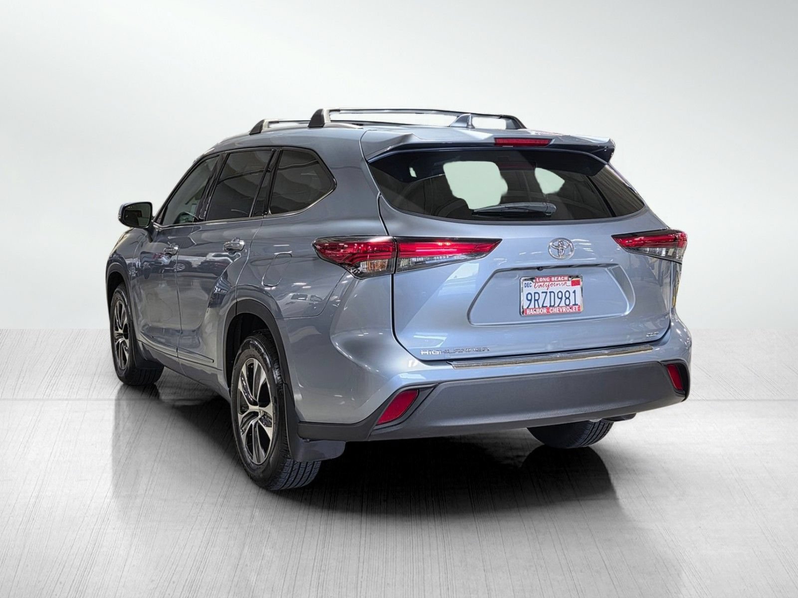 Used 2022 Toyota Highlander XLE FWD image 5