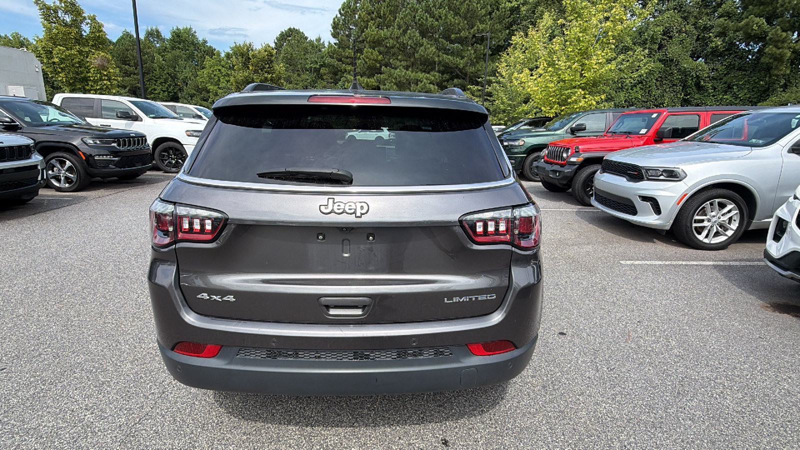 Used 2024 Jeep Compass Limited AWD/4WD image 9