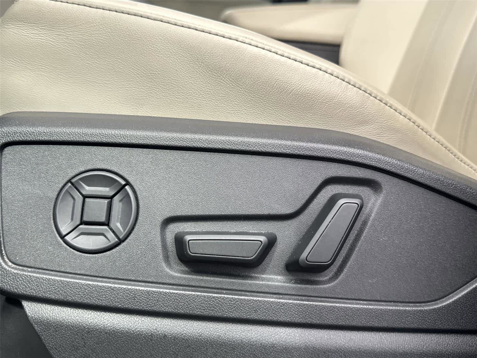 Used 2025 Audi Q5 Premium Plus image 14