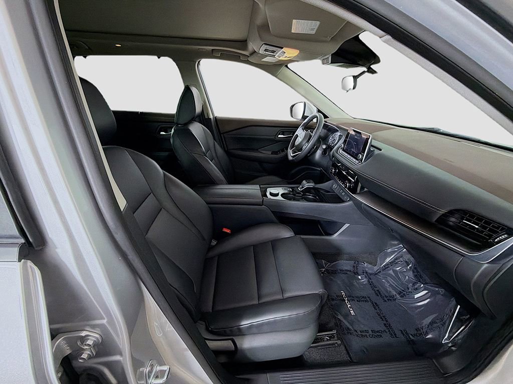 Used 2023 Nissan Rogue SV w/ SV Premium Package image 20
