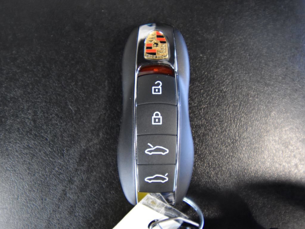 Certified 2025 Porsche 718 Boxster RWD image 46