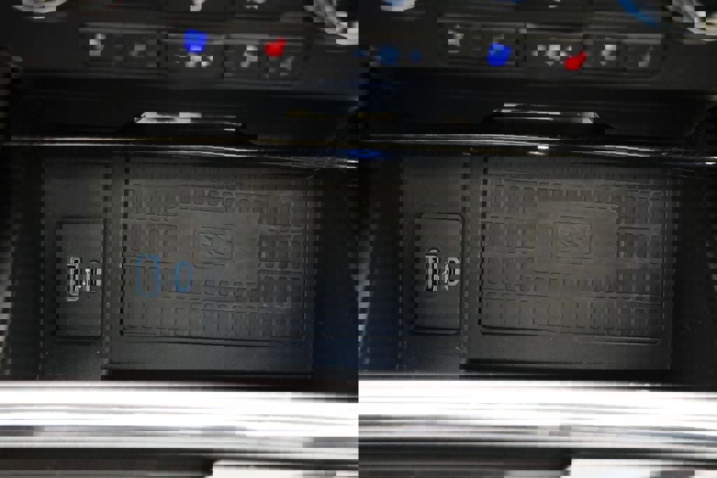 Used 2021 Ford F450 Platinum w/ FX4 Off-Road Package image 34