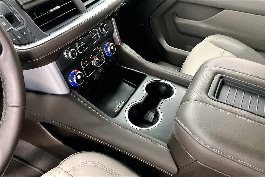 Used 2023 GMC Yukon SLT w/ SLT Luxury Package image 17