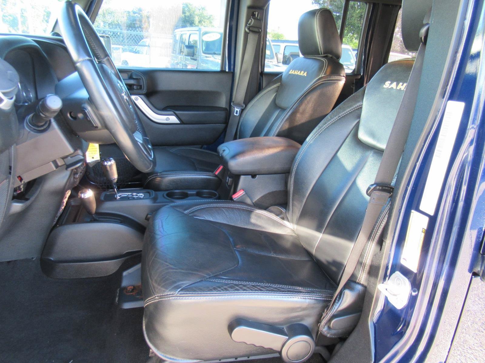 Used 2013 Jeep Wrangler Unlimited Sahara w/ Connectivity Group AWD/4WD image 19