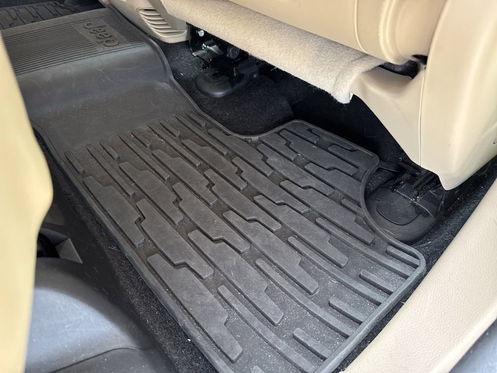 Used 2014 Jeep Grand Cherokee Limited image 32