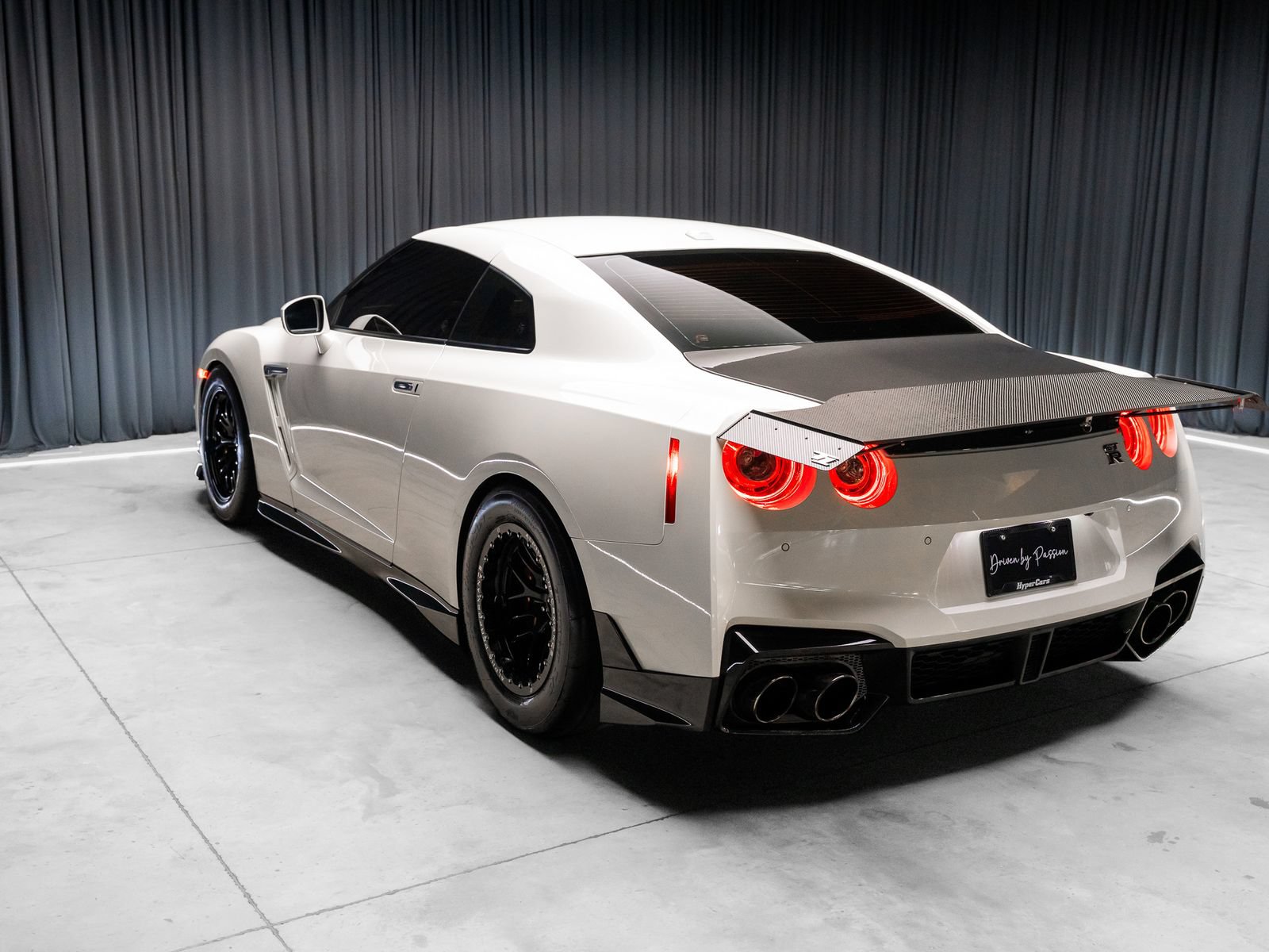 Used 2024 Nissan GT-R Premium w/ Premium Interior Package AWD/4WD image 34