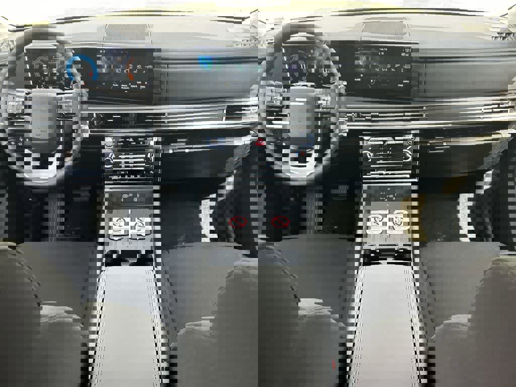 New 2025 Hyundai Santa Fe SE image 16