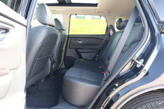 Certified 2025 Nissan Rogue Platinum w/ Platinum Premium Package AWD/4WD image 29