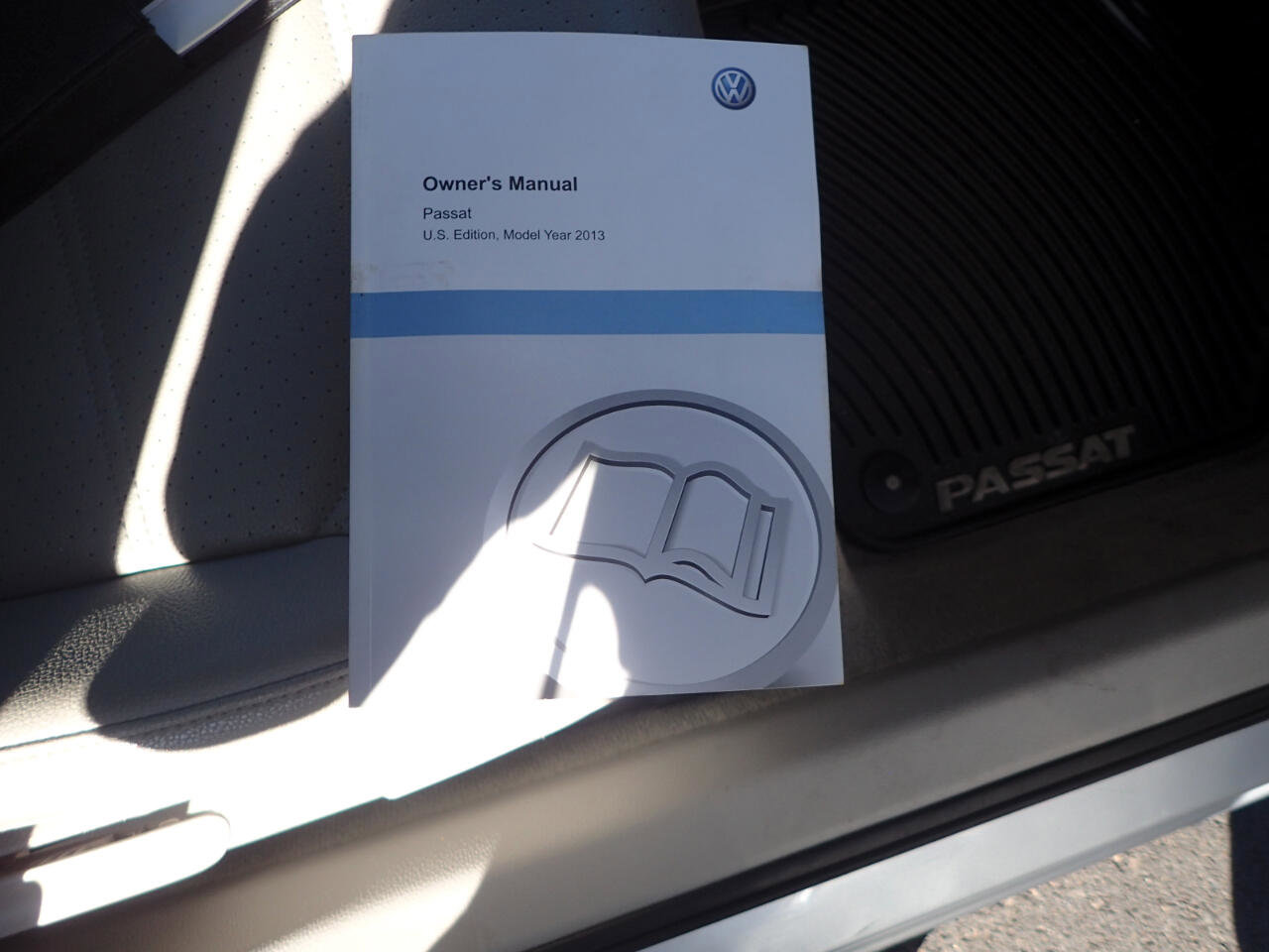 Used 2013 Volkswagen Passat TDI SE image 25