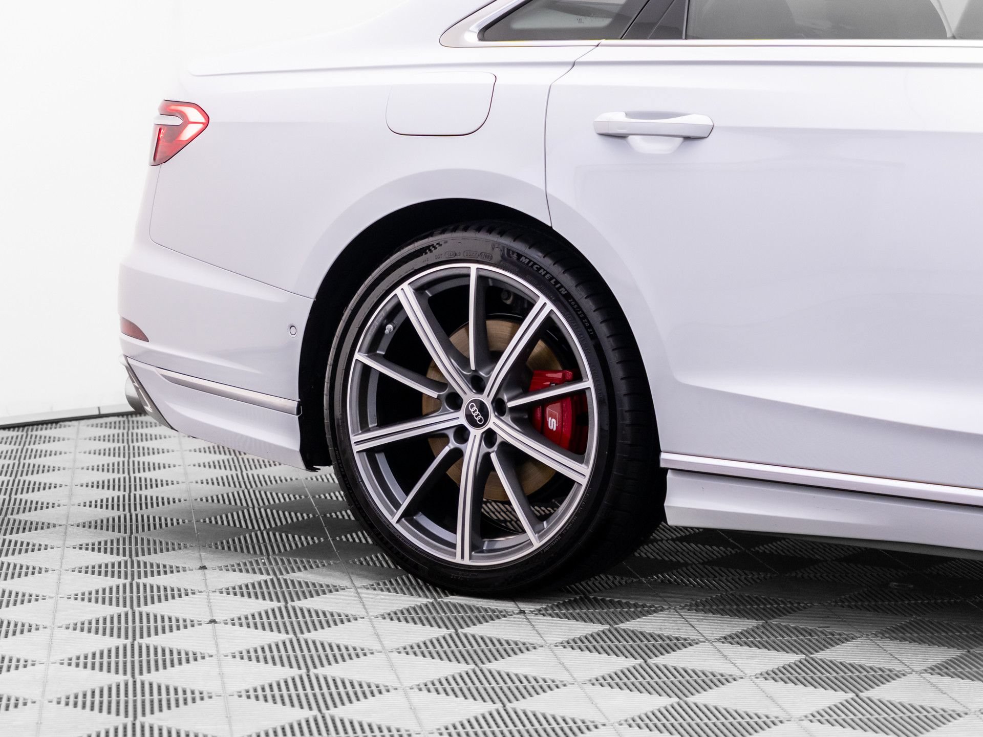 Used 2022 Audi S8 AWD/4WD image 34