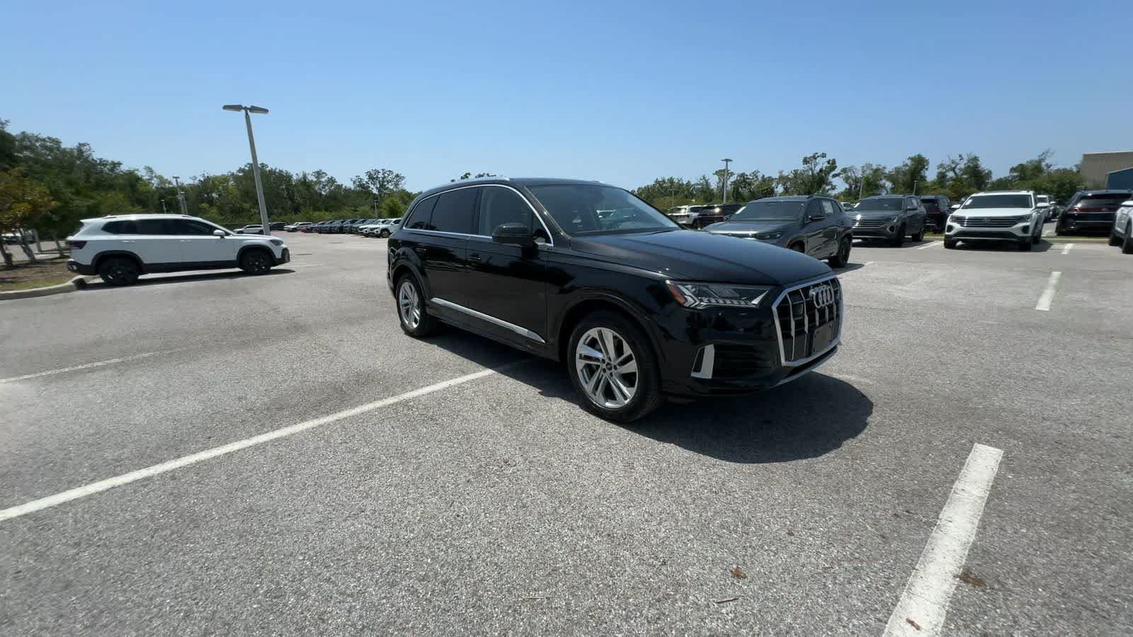 Used 2023 Audi Q7 3.0T Premium w/ Convenience Package AWD/4WD image 2