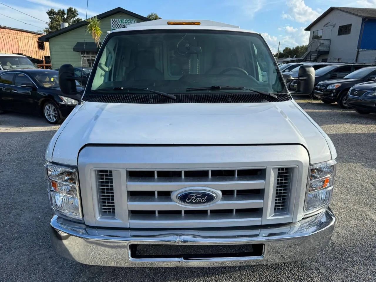 Used 2018 Ford E-350 and Econoline 350 Super Duty w/ Power Windows & Locks Group image 3