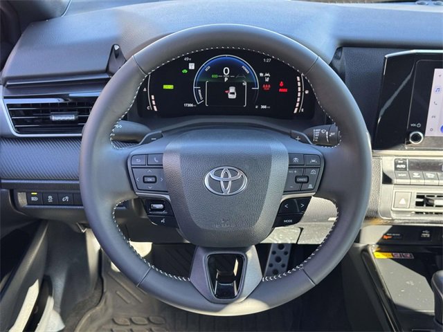 Used 2025 Toyota Camry SE image 13