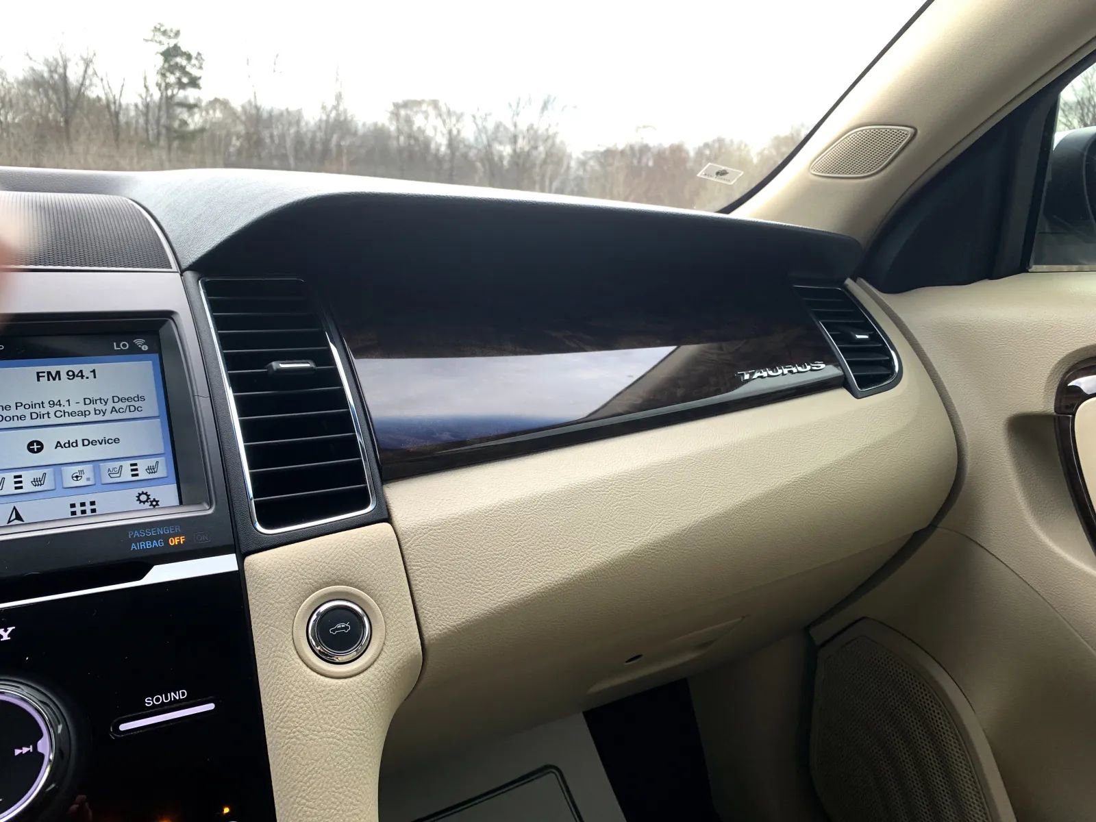 Used 2018 Ford Taurus Limited w/ Driver Assist Package image 23