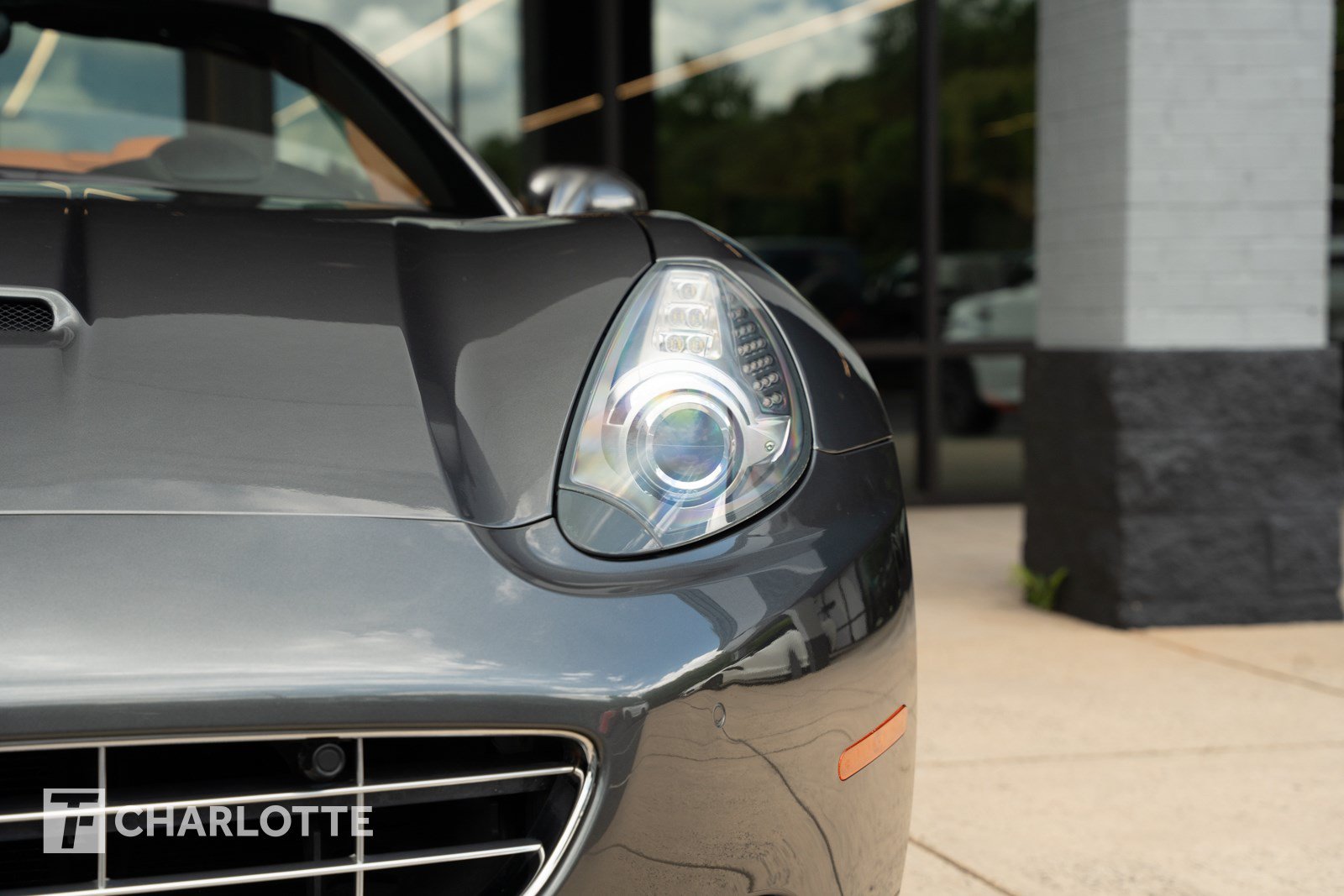 Used 2012 Ferrari California RWD image 6
