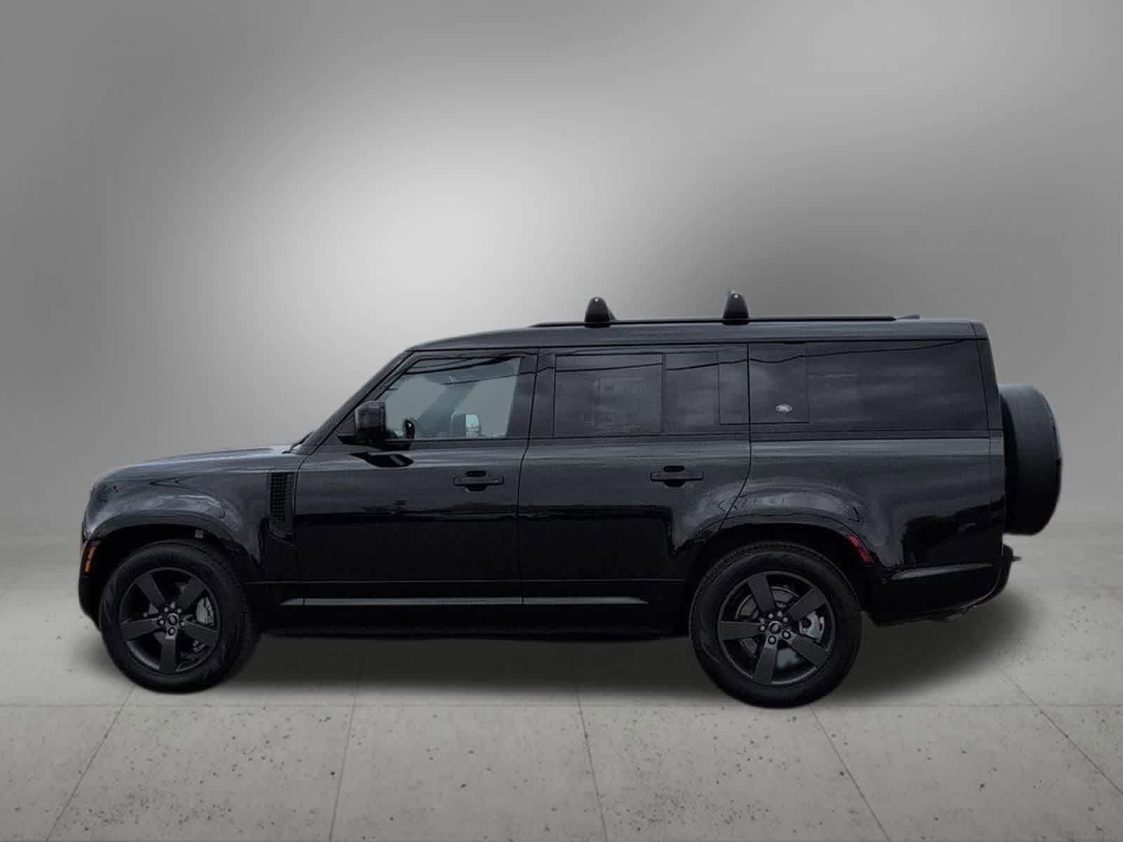 Certified 2024 Land Rover Defender 130 X-Dynamic SE image 3