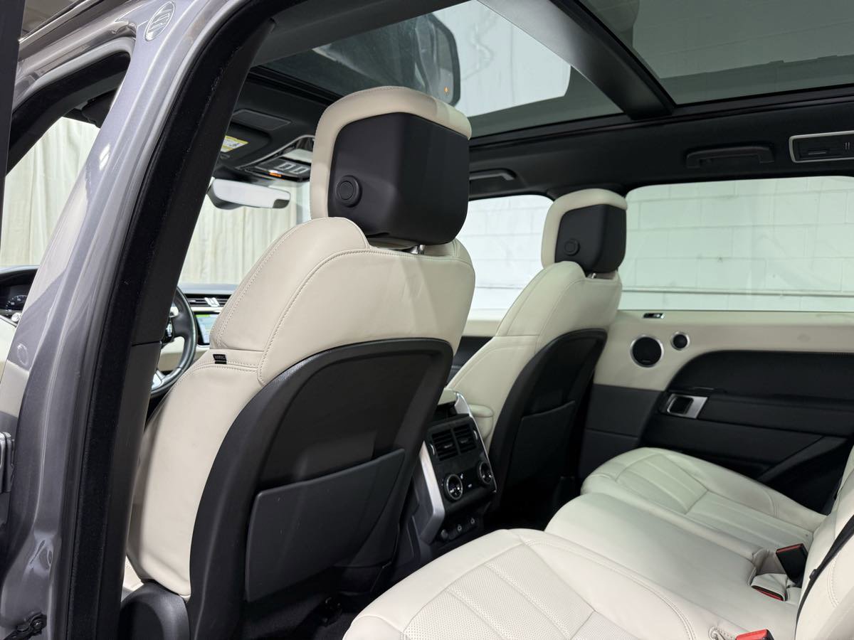 Used 2022 Land Rover Range Rover Sport HSE Silver Edition image 17