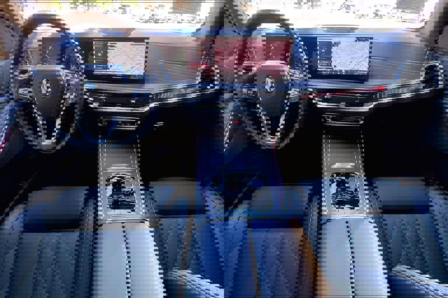 Used 2024 BMW X5 xDrive40i w/ Parking Assistance Package image 17