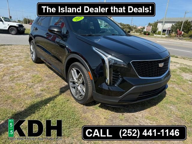 Used 2019 Cadillac XT4 Sport FWD image 1