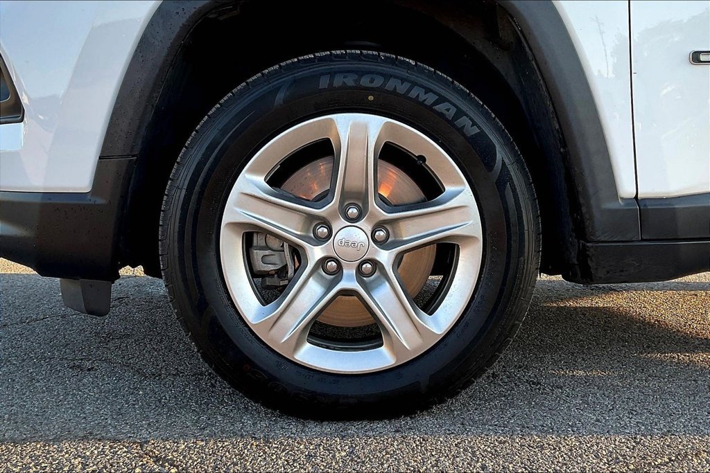 Used 2024 Jeep Compass Latitude AWD/4WD image 28